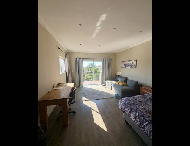 4 BEDROOM TOWNHOUSE FOR SALE IN GLENHAZEL